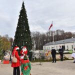 04.12.2020. Końskie. Oficjalne rozświetlenie choinki miejskiej / Magdalena Galas-Klusek / Radio Kielce