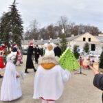 04.12.2020. Końskie. Oficjalne rozświetlenie choinki miejskiej / Magdalena Galas-Klusek / Radio Kielce