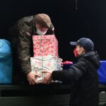 14.12.2020 Kielce i Łopuszno. Terytorialsi pomagają w akcji "Szlachetna paczka" / starszy szeregowy Daniel Woś / ŚBOT