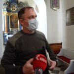 05.12.2020. Konferencja prasowa na temat prowadzenia prac archeologicznych w kościele św. Mikołaja w Imielnie. Na zdjęciu: prof. Fabian Welc / Ewa Pociejowska-Gawęda / Radio Kielce