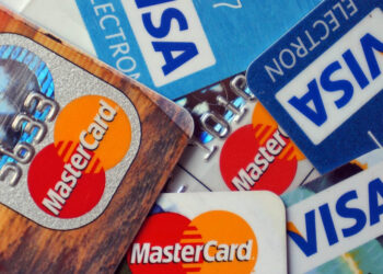 karty kredytowe / Wojciech Habdas / Radio Kielce