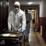 01.12.2020. Łączna. Terytorialsi opiekują się chorymi pensjonariuszami Domu Opieki ,,Liliowy Dworek” / ŚBOT