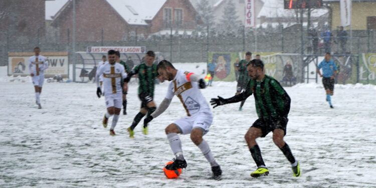 29.11.2020. Łagów. 16. kolejka III ligi: ŁKS Probudex - Stal Stalowa Wola / Kamil Król / Radio Kielce