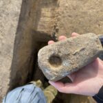 26.12.2020 Gołoszyce. Siekieromłot z neolitu / Anna Oleszek