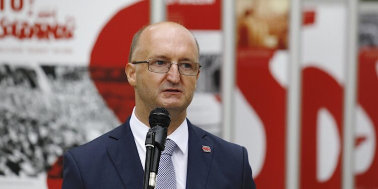 31.08.2020 Kielce. Otwarcie wystawy „Tu rodziła się Solidarność”. Na zdjęciu Piotr Wawrzyk - wiceminister spraw zagranicznych / Jarosław Kubalski / Radio Kielce