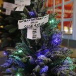 20.12.2020. Kielce. Pasaż Świętokrzyski. Sztuczne choinki / Jarosław Kubalski / Radio Kielce