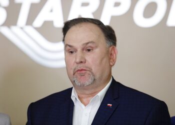 03.07.2020. Starachowice. Wizyta minister rodziny, pracy i polityki społecznej Marleny Maląg. Na zdjęciu: poseł Marek Kwitek / Jarosław Kubalski / Radio Kielce