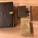 28.12.2020 Sandomierz. Zabytki piśmiennicze biblioteki diecezjalnej / Grażyna Szlęzak-Wójcik / Radio Kielce