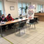 28.12.2020. Sandomierz. Składanie wniosków na zakup laptopów w biurze powiatowym ARiMR w Sandomierzu / Grażyna Szlęzak-Wójcik / Radio Kielce