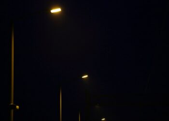lampa, latarnia, oświetlenie / Robert Felczak / Radio Kielce