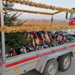 01.12.2020. Kije. Orszak świętego Mikołaja przejeżdża przez gminę / Marta Gajda / Radio Kielce