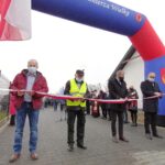 14.12.2020 Kazimierza Wielka. Otwarcie targowiska po rewitalizacji. Na zdjęciu (od lewej): Ryszard Skowron – UMiG Kazimierza, Tadeusz Kowalski - gospodarz targowiska, Jan Nowak - starosta kazimierski i Łukasz Maderak – wiceburmistrz Kazimierzy Wielkiej / Marta Gajda / Radio Kielce