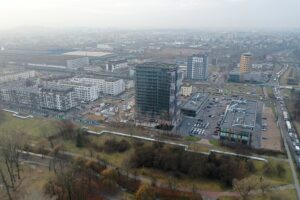 18.2020 Kielce. Wieżowiec Plaza Tower / Jarosław Kubalski / Radio Kielce