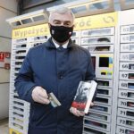 21.12.2020. Kielce. Otwarcie bibliomatu przy Wojewódzkiej Bibliotece Publicznej w Kielcach. Na zdjęciu: Andrzej Bętkowski - marszałek województwa świętokrzyskiego / Jarosław Kubalski / Radio Kielce
