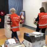 17.12.2020 Sandomierz. Caritas rozpoczęła wydawanie darów żywnościowych na święta / Grażyna Szlęzak-Wójcik / Radio Kielce