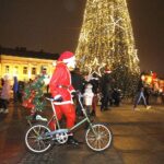 06.12.2020 Kielce. Włączenie iluminacji choinki na Rynku / Jarosław Kubalski / Radio Kielce