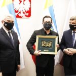 07.12.2020 Kielce. Świętokrzyskie Nagrody Kultury. Od lewej: marszałek Andrzej Bętkowski, Tomasz Rowiński  i przewodniczący sejmiku Andrzej Pruś / Jarosław Kubalski / Radio Kielce