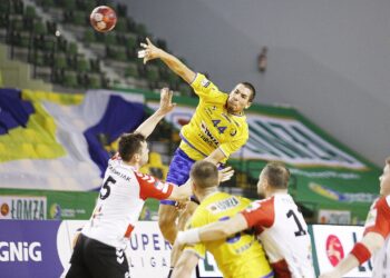 21.11.2020 Kielce. Mecz Łomża Vive Kielce - Chrobry Głogów. Daniel Dujszebajew / Jarosław Kubalski / Radio Kielce