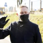 06.12.2020 Kielce. Świętokrzyskie Centrum Pediatrii. Mikołajki. Małych pacjentów odwiedzili aktorzy Teatru Lalki i Aktora "Kubuś" oraz wojewoda świętokrzyski Zbigniew Koniusz / Jarosław Kubalski / Radio Kielce