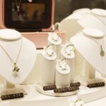 09.12.22020 Kielce. Prezenty pod choinkę. Biżuteria / Jarosław Kubalski / Radio Kielce