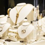 09.12.22020 Kielce. Prezenty pod choinkę. Biżuteria / Jarosław Kubalski / Radio Kielce