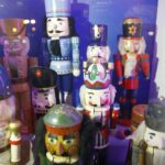 14.12.2020 Kielce. Muzeum Zabawek i Zabawy. Akcja „Zajrzyj w święta”. Wystawa dziadków do orzechów / Jarosław Kubalski / Radio Kielce