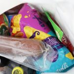 16.12.2020 Kielce. Caritas przygotowała paczki świąteczne dla ubogich. Pomagają je rozdawać żołnierze ŚBOT / Jarosław Kubalski / Radio Kielce