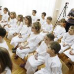 17.12.2020 Kielce. Dzieci z przedszkola nr 25 namalowały dla słowackich lekarzy rysunki. Przekazano je słowackiemu dyplomacie, byłemu Konsulowi Generalnemu Republiki Słowackiej w Krakowie / Jarosław Kubalski / Radio Kielce