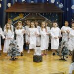 17.12.2020 Kielce. Dzieci z przedszkola nr 25 namalowały dla słowackich lekarzy rysunki. Przekazano je słowackiemu dyplomacie, byłemu Konsulowi Generalnemu Republiki Słowackiej w Krakowie / Jarosław Kubalski / Radio Kielce