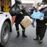 18.12.2020 Kielce. Starostwo Powiatowe. Przekazanie środków ochrony osobistej dla straży pożarnej / Jarosław Kubalski / Radio Kielce