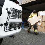 18.12.2020 Kielce. Starostwo Powiatowe. Przekazanie środków ochrony osobistej dla straży pożarnej / Jarosław Kubalski / Radio Kielce