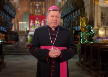 Na zdjęciu: abp Józef Kupny - metropolita wrocławski / Między Ziemią a Niebem TVP