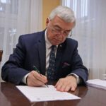 21.12.2020. Kielce. Podpisanie aneksu do umowy z Bankiem Gospodarstwa Krajowego, zwiększającym dofinansowanie projektu „Fundusz Funduszy Województwa Świętokrzyskiego”. Na zdjęciu: Andrzej Bętkowski - marszałek województwa świętokrzyskiego / swietokrzyskie.pro