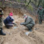 Męczennice. Prace wydobywcze wraku samolotu IŁ-2 / Emilia Sitarska / Radio Kielce