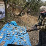 Męczennice. Prace wydobywcze wraku samolotu IŁ-2 / Emilia Sitarska / Radio Kielce