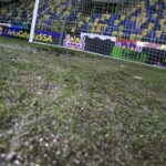 02.12.2020. Gdynia. Stan murawy uniemożliwił rozegranie meczu Arka - Korona / Krzysztof Bujnowicz / Radio Kielce