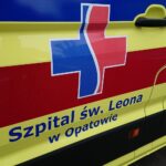 18.12.2020. Opatów. Nowy ambulans transportowy Szpitala św. Leona / Emilia Sitarska / Radio Kielce