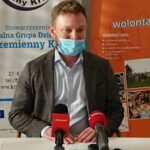 04.12.2020. Ostrowiec Św. Podpisanie porozumienia na rzecz utworzenia Lokalnego Centrum Wolontariatu. Na zdjęciu: Maciej Ziernik - prezes Regionalnego Centrum Wolontariatu w Kielcach / Emilia Sitarska / Radio Kielce
