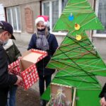 15.12.2020. Ostrowiec Św. Mobilna choinka - motanka / Emilia Sitarska / Radio Kielce