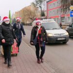 15.12.2020. Ostrowiec Św. Mobilna choinka - motanka / Emilia Sitarska / Radio Kielce