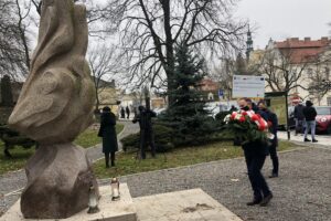 13.12.2020. Sandomierz. Obchody 39. rocznicy wprowadzenia stanu wojennego w Polsce. Na zdjęciu: Marek Kwitek - poseł PiS / Grażyna-Szlęzak-Wójcik / Radio Kielce