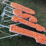 01.12.2020 Ostrowiec Św. Montaż nowej iluminacji: 15-metrowego napisu "Ostrowiec Świętokrzyski" / Emilia Sitarska / Radio Kielce