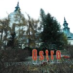 01.12.2020 Ostrowiec Św. Montaż nowej iluminacji: 15-metrowego napisu "Ostrowiec Świętokrzyski" / Emilia Sitarska / Radio Kielce