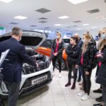 23.12.2020. Kielce. Piłkarki ręczne Suzuki Korony Handball odebrały służbowe samochody / Grzegorz Ksel / koronahandball.pl