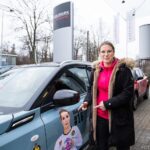 23.12.2020. Kielce. Piłkarki ręczne Suzuki Korony Handball odebrały służbowe samochody. Na zdjęciu: Małgorzata Hibner / Grzegorz Ksel / koronahandball.pl