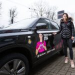 23.12.2020. Kielce. Piłkarki ręczne Suzuki Korony Handball odebrały służbowe samochody. Na zdjęciu: Magdalena Kędzior / Grzegorz Ksel / koronahandball.pl