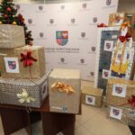 10.12.2020. Kielce. Podarunki w ramach akcji „Szlachetna Paczka” od pracowników Urzędu Marszałkowskiego Województwa Świętokrzyskiego / Urząd Marszałkowski Województwa Świętokrzyskiego
