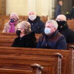 25.12.2020 Święty Krzyż. Turyści odwiedzają bazylikę / Wiktor Taszłow / Radio Kielce