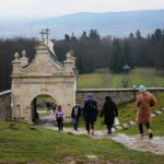 25.12.2020 Święty Krzyż. Turyści / Wiktor Taszłow / Radio Kielce