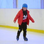 25.12.2020. Kielce. Świąteczny spacer i zabawa na lodowisku / Wiktor Taszłow / Radio Kielce